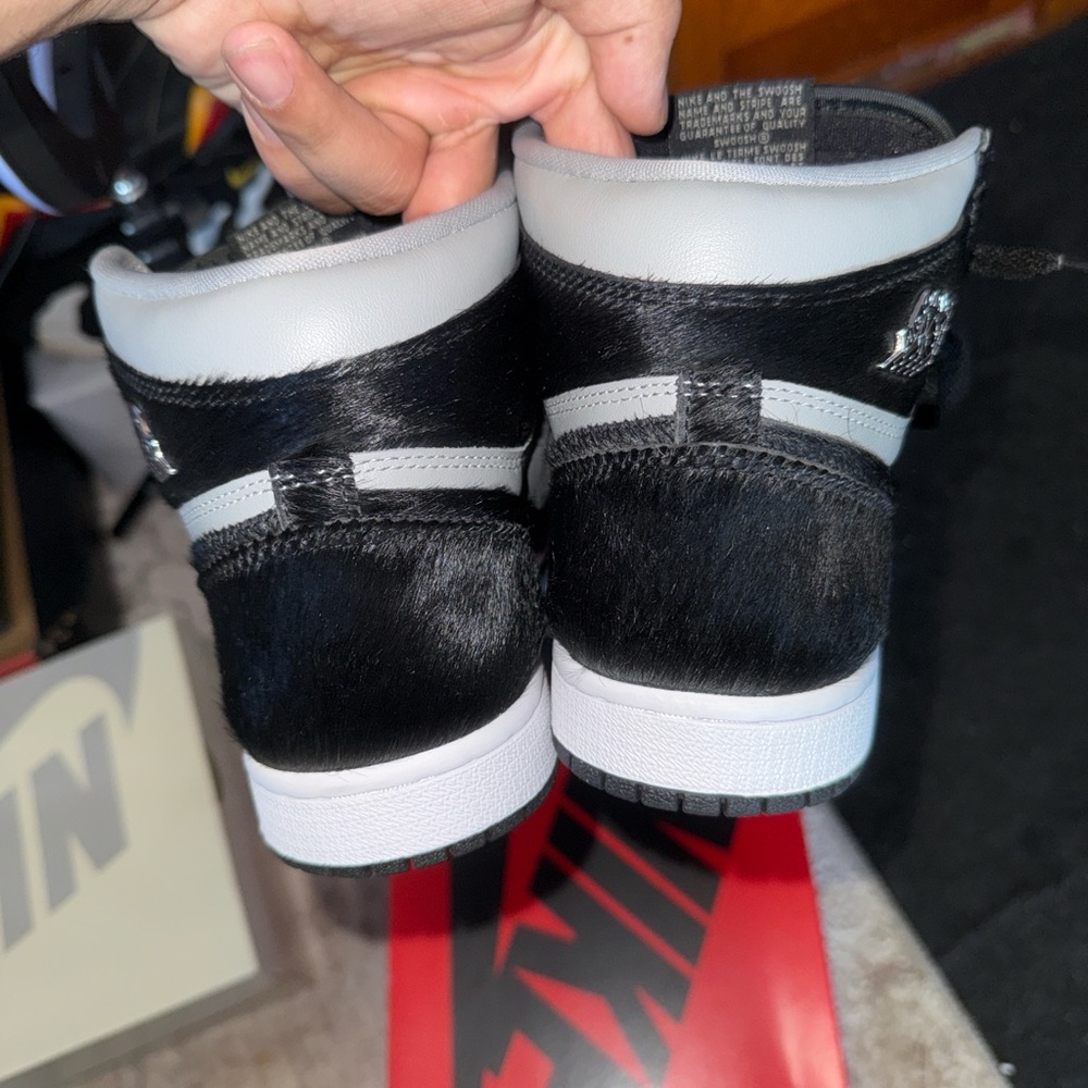 Size 7 - Jordan 1 High Twist 2.0 Medium Grey Women’s - Picture 4 of 7